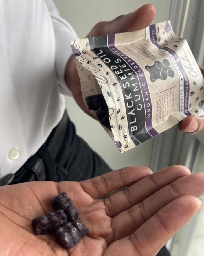 Organic elderberry gummies on the go: tasty gummy bears